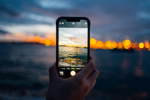 كيف تحصل على صور احترافية باستخدام الهاتف فقط (دليل شامل للمبتدئين والمحترفين)